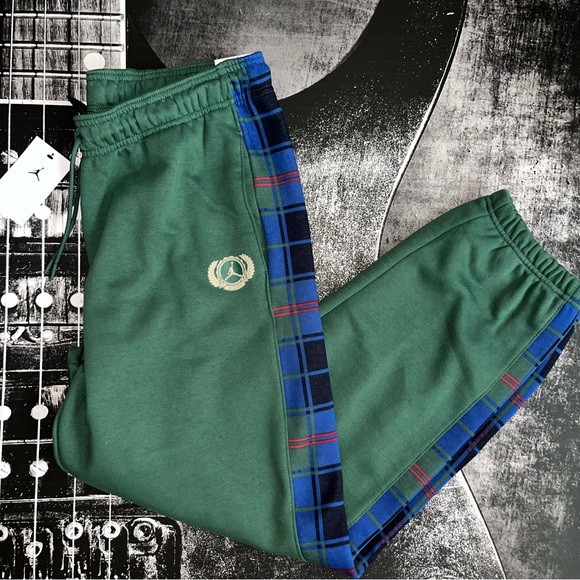 NWT Jordan Brooklyn Joggers - Picture 8 of 11